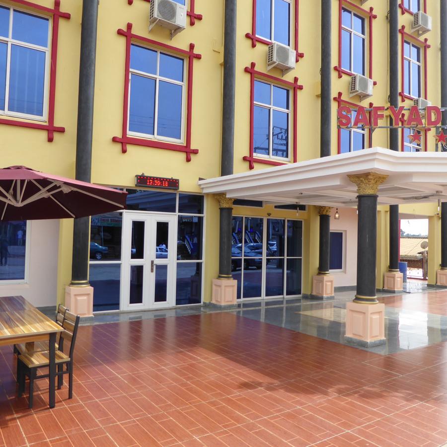 Safyad Hotel Yaoundé Eksteriør bilde