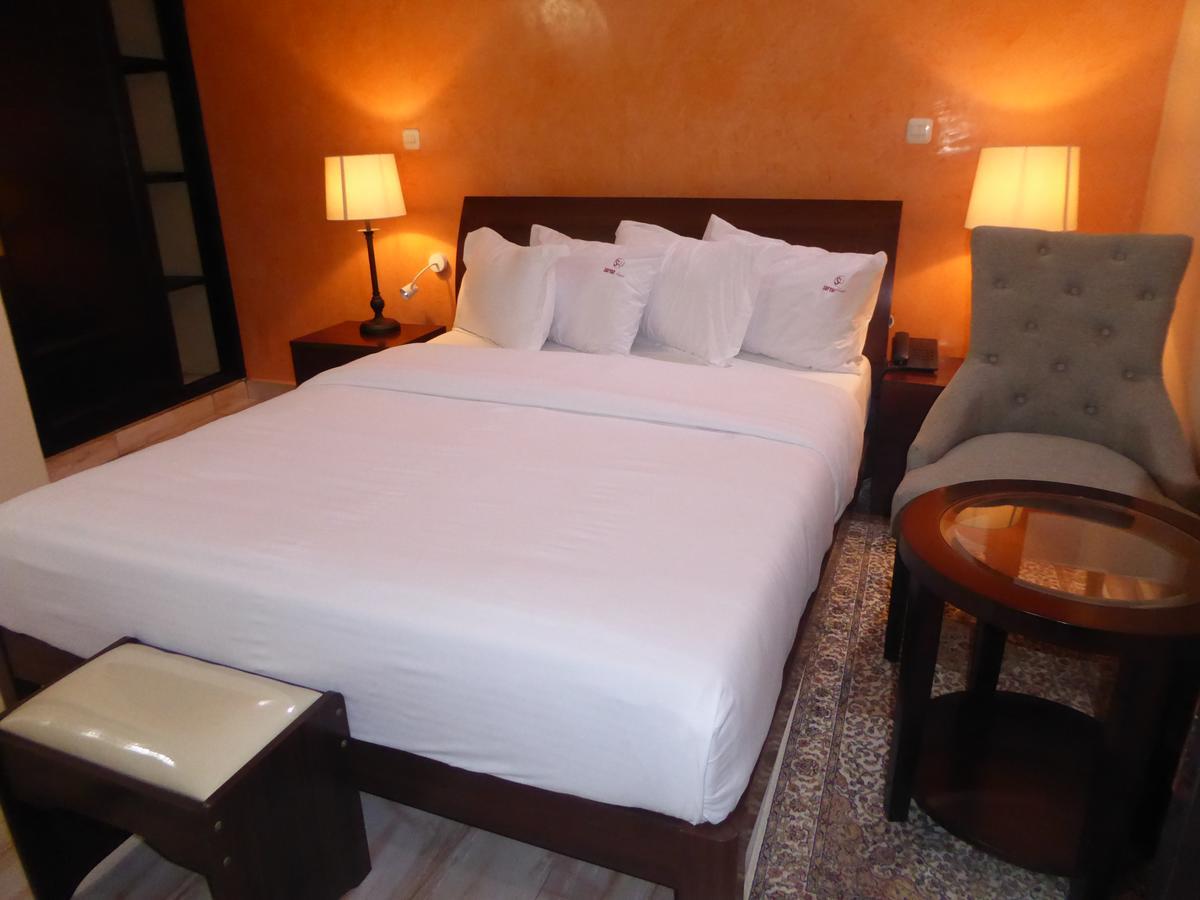 Safyad Hotel Yaoundé Eksteriør bilde