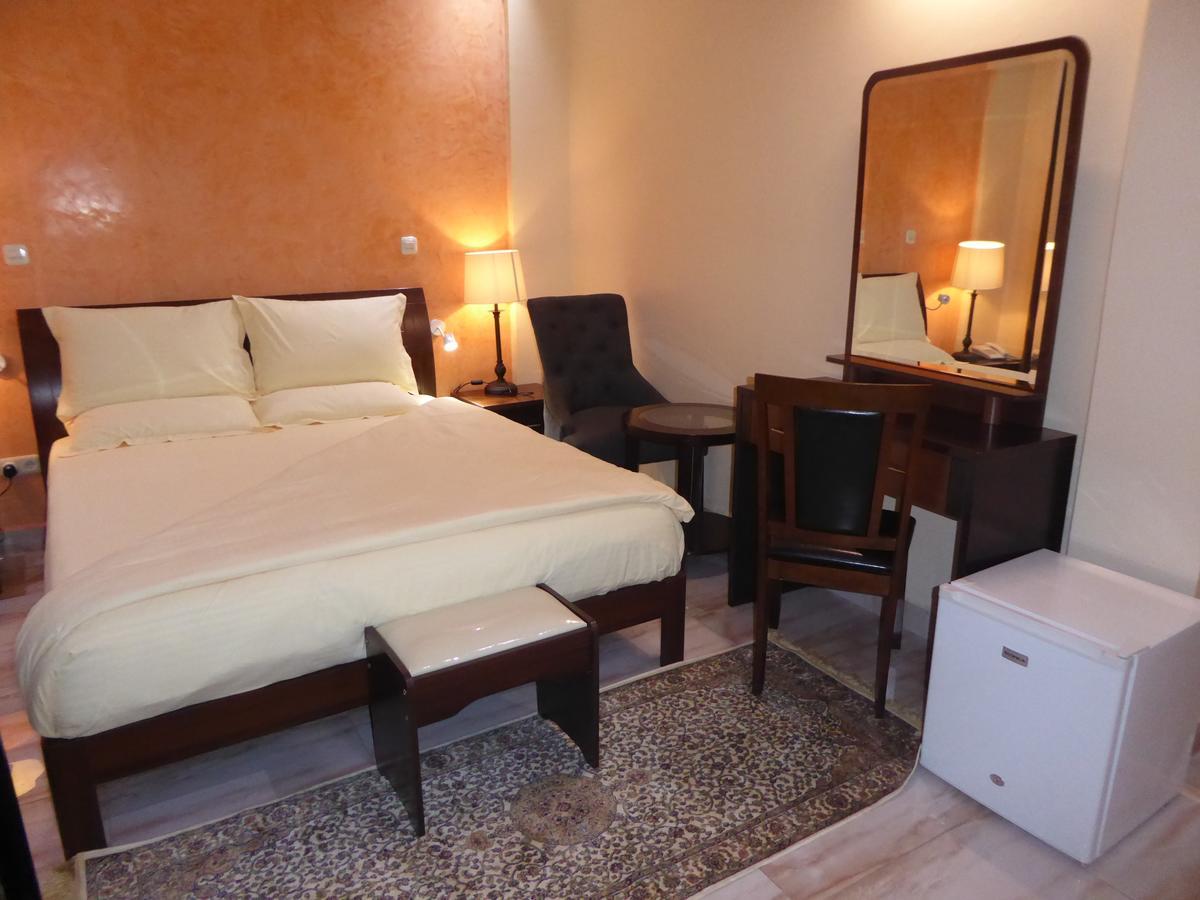 Safyad Hotel Yaoundé Eksteriør bilde